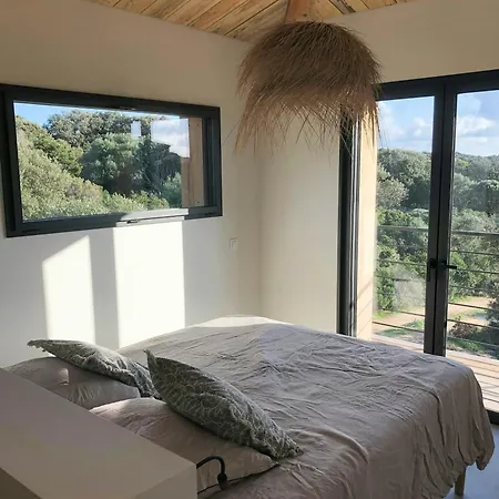 Modern With Sea View In Corsica Feriehus